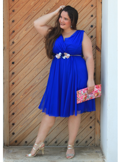 Vestido corto de gasa en color azul eléctrico|moda fiesta